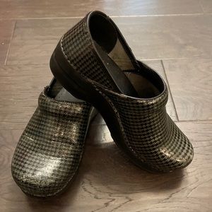 Dansko Professional Clogs Sparkle Houndstooth Size 37
